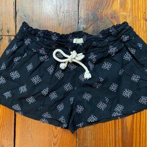 Roxy Women’s Linen Viscose Shorts Size L Black Drawstring Waist Beach Surf Sand.
